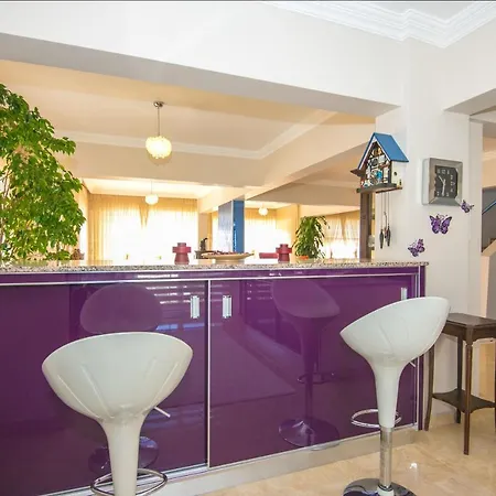 Antik Daily Weekly Appartement