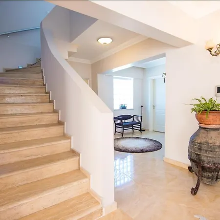 Antik Daily Weekly Appartement *