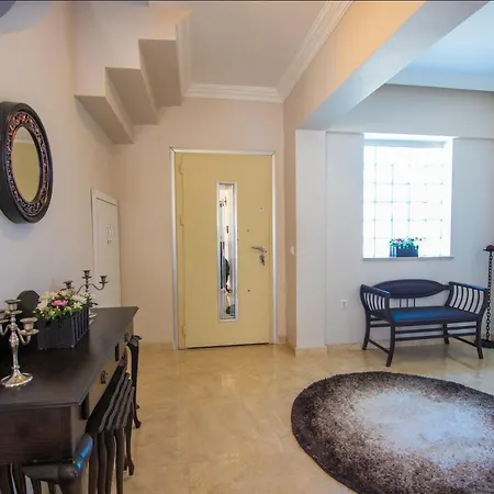 Antik Daily Weekly Apartment